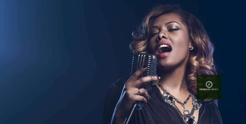 How Much Does a Singer Make Per Month